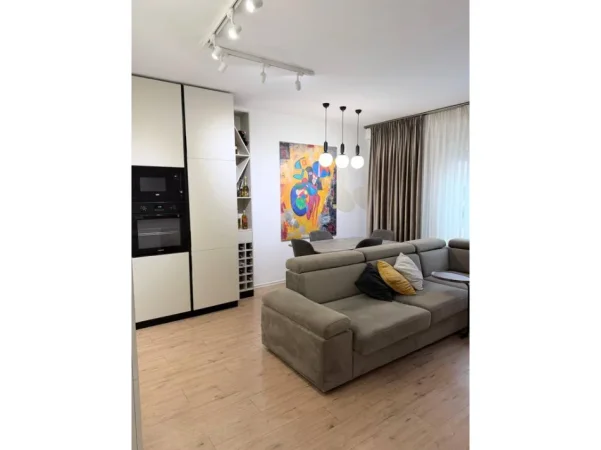 Tirane, jepet me qera apartament 1+1 Kati 1, 60 m² 600 € (Selite)