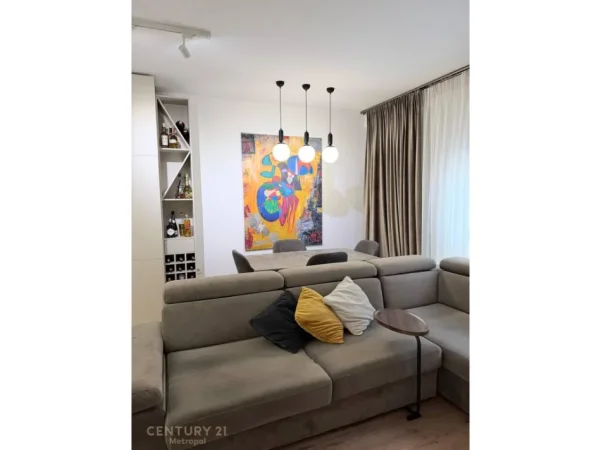 Tirane, jepet me qera apartament 1+1 Kati 1, 60 m² 600 € (Selite)