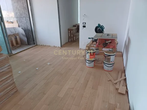 Tirane, jepet me qera ambjent biznesi Kati 21, 170 m² 4.550 € (Rruga e Elbasanit)