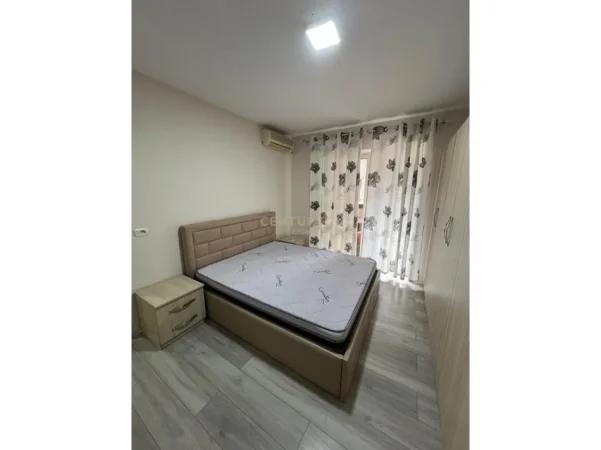 Tirane, jepet me qera apartament 1+1 Kati 1, 60 m² 600 € (Myslym Shyri)
