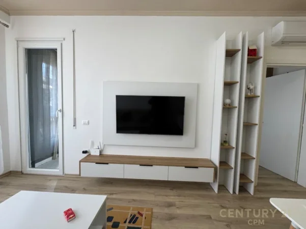 Tirane, jepet me qera apartament 1+1 Kati 7, 55 m² 500 € (5 Maji)