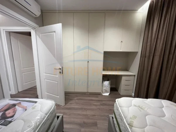 Tirane, shitet apartament 2+1+Ballkon Kati 1, 97 m² 260.000 € (Ali Demi)