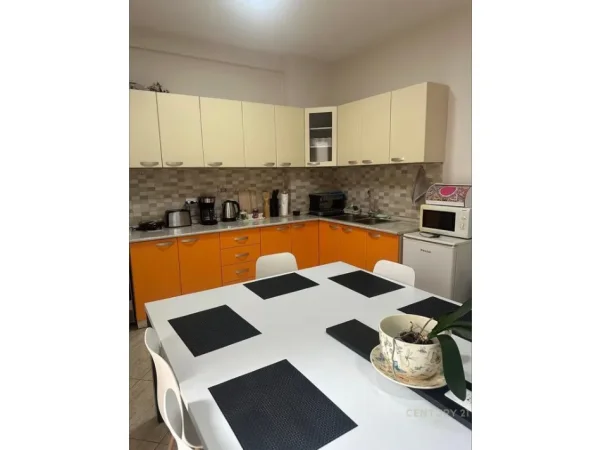 Tirane, jepet me qera apartament 1+1 Kati 6, 70 m² (Barrikada)