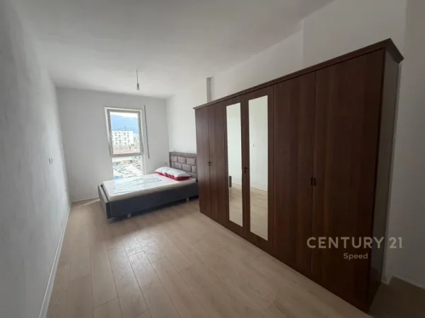 Tirane, jepet me qera apartament 2+1 Kati 4, 105 m² 530 € (5 Maji)