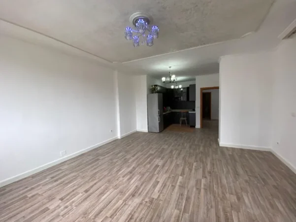 Tirane, jepet me qera apartament 3+1+Ballkon Kati 3, 143 m² 1.100 € (Ekspozita)