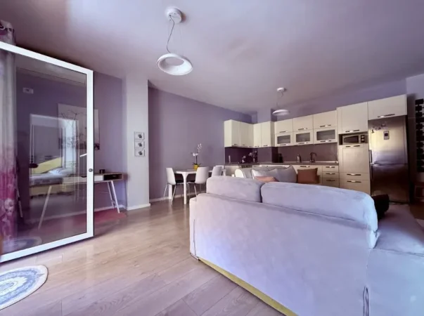 Tirane, jepet me qera apartament 1+1+Ballkon Kati 2, 60 m² 570 € (Rruga Albanopoli)