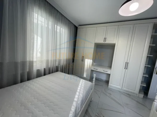 Tirane, jepet me qera apartament 2+1+Ballkon Kati 3, 88 m² 1.200 € (Sheshi Willson)