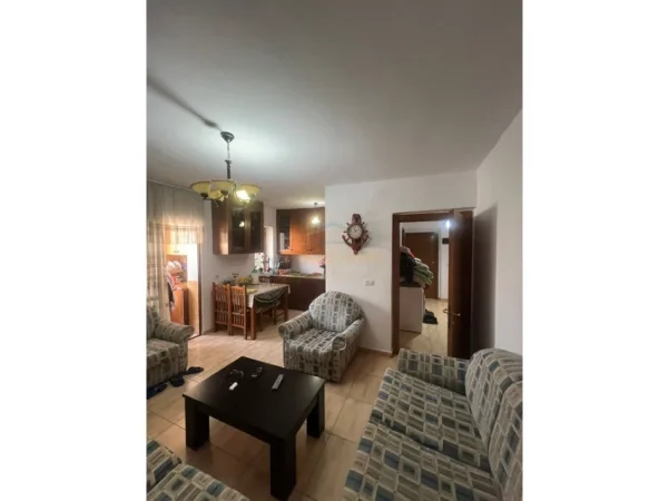Tirane, shitet apartament 3+1+Ballkon Kati 3, 85 m² 185.000 € (Stacioni i Trenit)