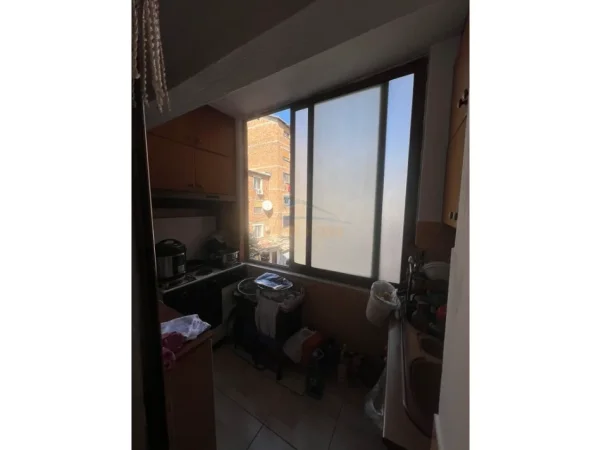Tirane, shitet apartament 3+1+Ballkon Kati 3, 85 m² 185.000 € (Stacioni i Trenit)