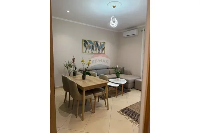 Tirane, jepet me qera apartament , 62 m² 734 € 