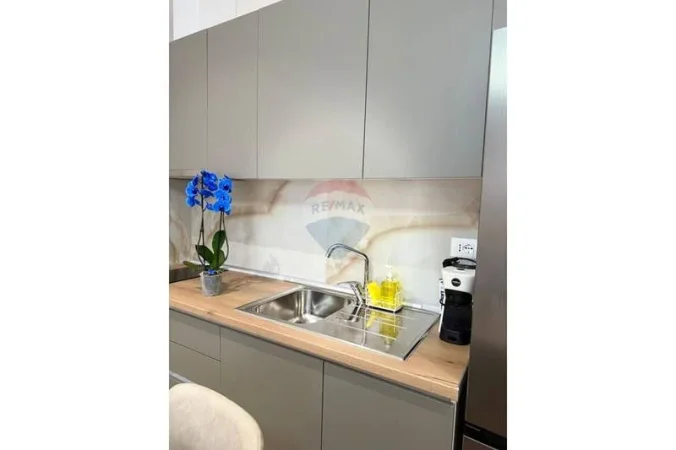 Tirane, jepet me qera apartament , 62 m² 734 € 