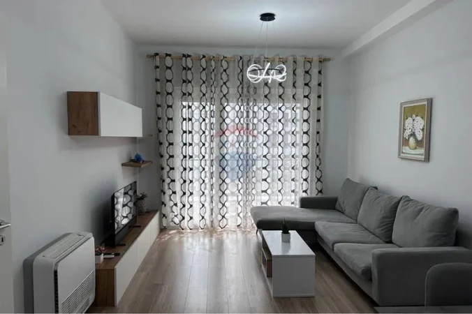 Tirane, jepet me qera apartament , 96 m² 650 € 