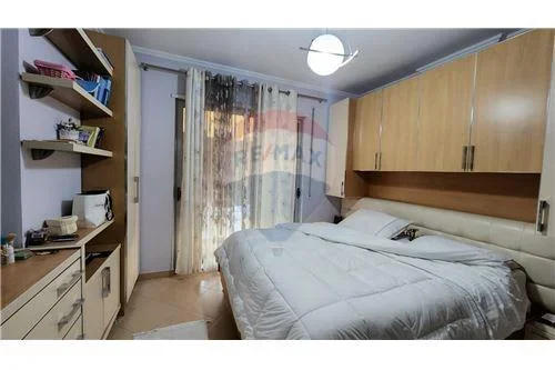 Tirane, jepet me qera apartament , 94 m² 620 € 