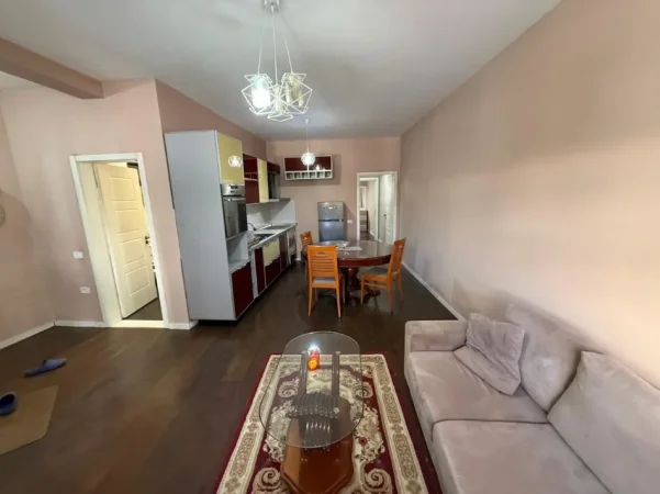 Tirane, jepet me qera apartament 2+1 Kati 1, 100 m² 500 € (Shkolla Mihal Grameno ne Ali Dem)