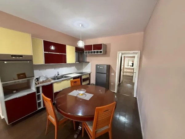 Tirane, jepet me qera apartament 2+1 Kati 1, 100 m² 500 € (Shkolla Mihal Grameno ne Ali Dem)