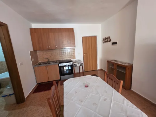 Tirane, jepet me qera apartament 1+1 Kati 11, 70 m² 500 € (Komuna e Parisit prane rrethit)