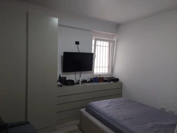 Tirane, jepet me qera apartament 3+1 Kati 1, 125 m² 1.000 € (Selvia ,Rruga e Dibres)
