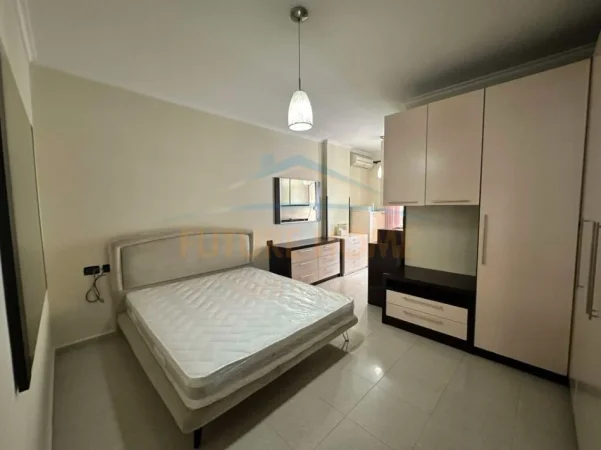 Tirane, jepet me qera apartament 2+1 Kati 3, 97 m² 500 € (prane rrotondos)
