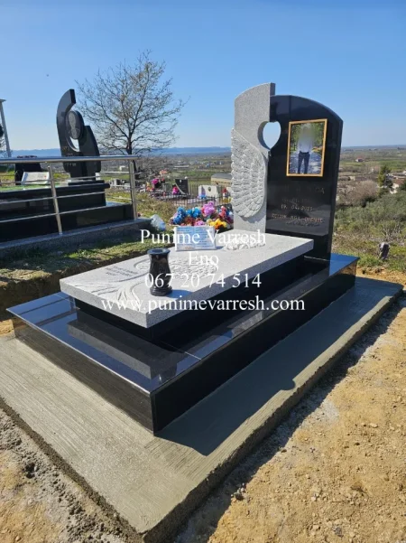 Tirane, ofroj Punime Varresh Lac Granit - Varr Graniti i zi dhe gri - Varr i punuar me Skulptore 400 €