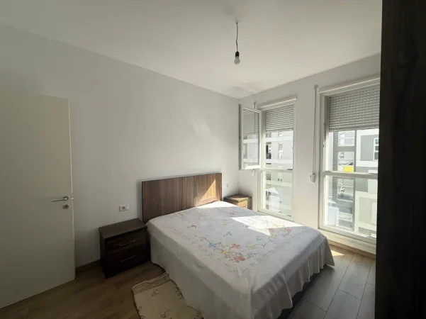 Tirane, jepet me qera apartament 1+1 Kati 6, 52 m² 370 € (univers city)