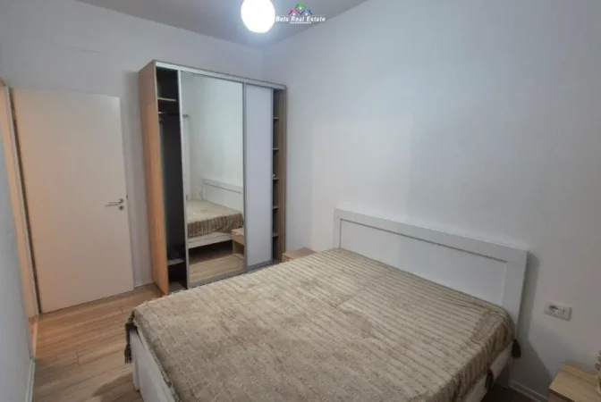 Tirane, jepet me qera apartament 2+1 Kati 3, 90 m² 550 € (Kompleksi Mangalemi)