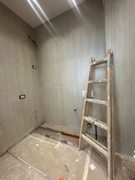 Tirane, jepet me qera ambjent biznesi Kati 2, 118 m² 900 € (Spring Residence)