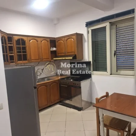 Tirane, jepet me qera shtepi 2+1 Kati 1, 70 m² 450 € (Vilat Amerikane)