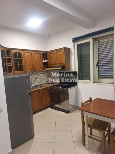 Tirane, jepet me qera shtepi 2+1 Kati 1, 70 m² 450 € (Vilat Amerikane)