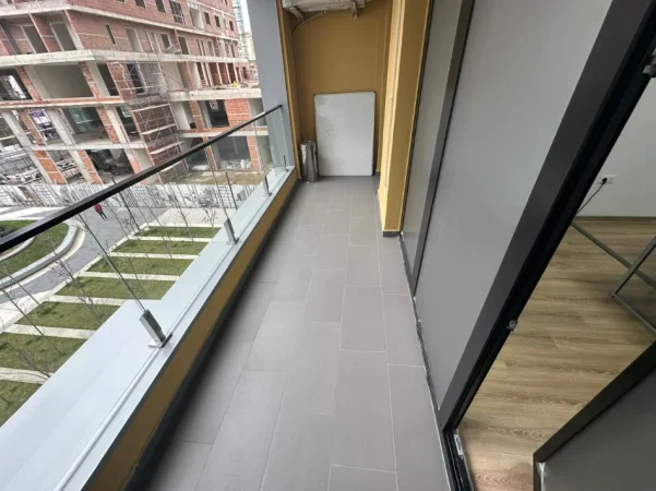 Tirane, jepet me qera ambjent biznesi Kati 2, 108 m² 1.000 € (Rruga e Kavajes)