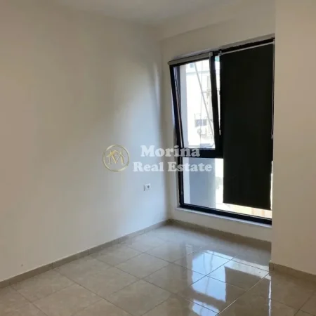 Tirane, jepet me qera apartament 2+1 Kati 3, 90 m² 800 € (Pazari i Ri)