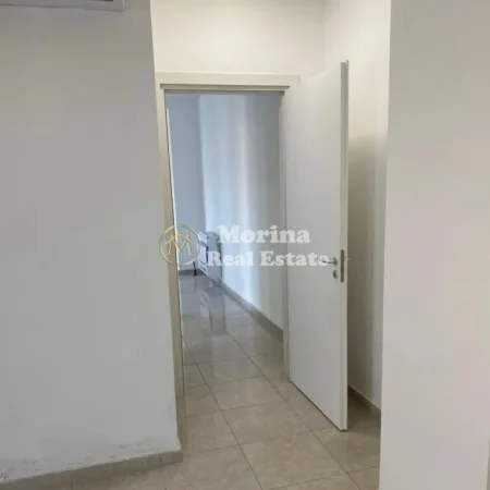 Tirane, jepet me qera apartament 2+1 Kati 3, 90 m² 800 € (Pazari i Ri)