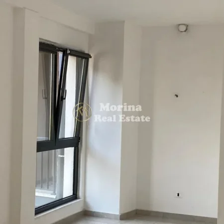 Tirane, jepet me qera apartament 2+1 Kati 3, 90 m² 800 € (Pazari i Ri)