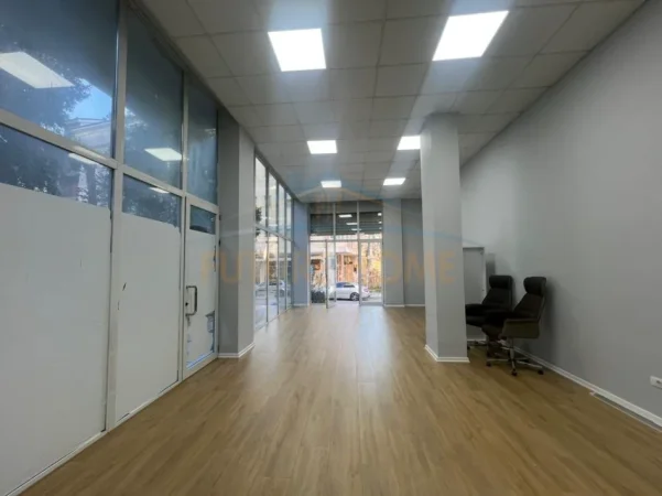 Tirane, shitet ambjent biznesi Kati 0, 59 m² 125.000 € (Rruga "Shefqet Kuka")