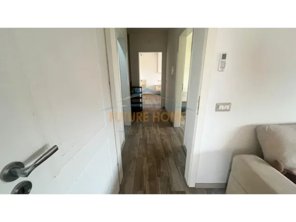 Tirane, jepet me qera apartament 2+1 Kati 2, 102 m² 550 € (Unaza e re)