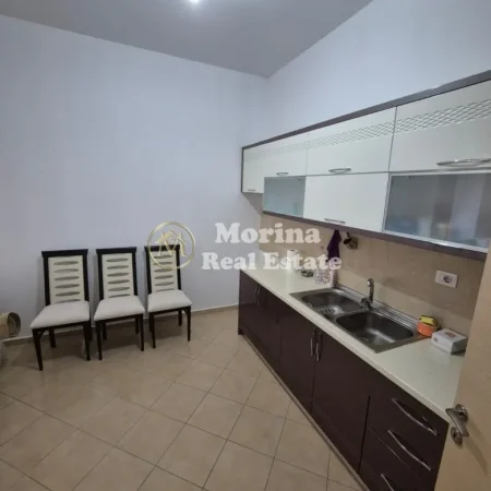Tirane, jepet me qera ambjent biznesi Kati 2, 60 m² 450 € (Yzberisht)