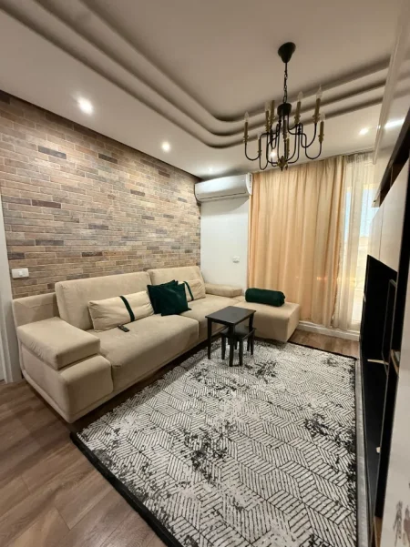 Tirane, jepet me qera apartament 2+1+Ballkon Kati 2, 100 m² 800 € 