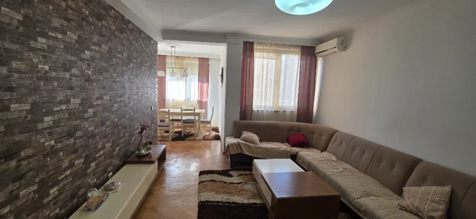Tirane, jepet me qera apartament 3+1+Aneks+Ballkon , 600 € (Kompleksi Al-Mak)