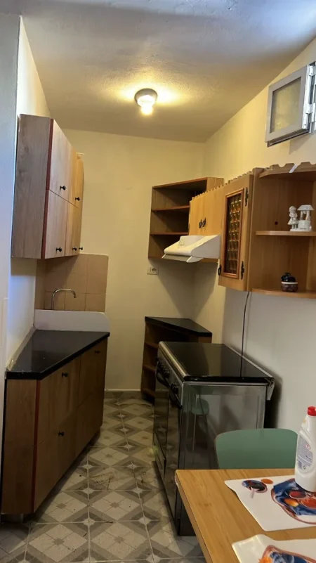 Tirane, jap me qera apartament 1+1+Aneks Kati 6, 55 m² 420 € (Rr. Myslym Shyri)