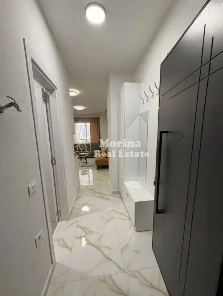 Tirane, jepet me qera garsonier Kati 3, 38 m² 420 € (Laprake)