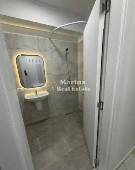 Tirane, jepet me qera garsonier Kati 3, 38 m² 420 € (Laprake)