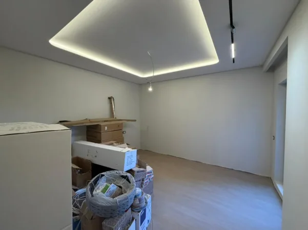 Tirane, jepet me qera apartament 2+1 Kati 2, 135 m² 1.000 € (Rruga Jordan Misja)