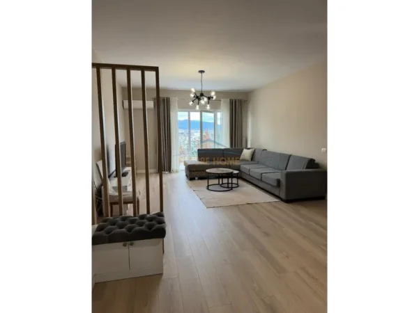 Tirane, jepet me qera apartament 2+1 , 115 m² 750 € (Kopeshti Botanik)