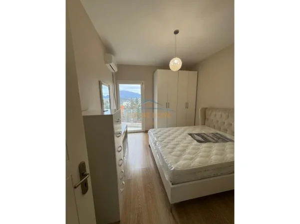 Tirane, jepet me qera apartament 2+1 , 115 m² 750 € (Kopeshti Botanik)