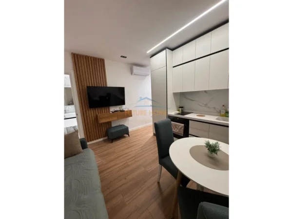 Tirane, jepet me qera apartament 1+1 Kati 9, 57 m² 650 € (KOMPLEKSI DELIJORGJI)