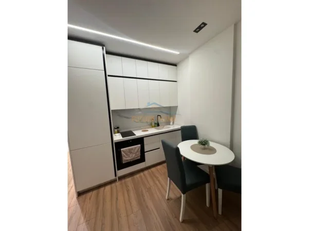 Tirane, jepet me qera apartament 1+1 Kati 9, 57 m² 650 € (KOMPLEKSI DELIJORGJI)