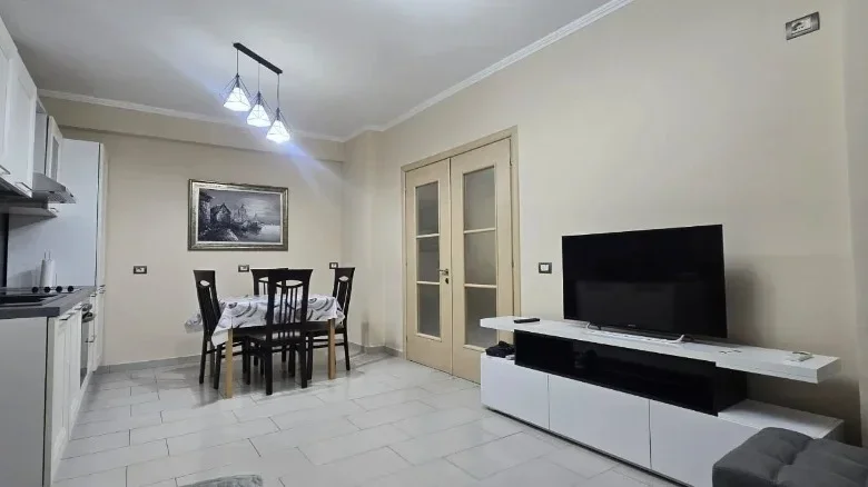 Tirane, jepet me qera apartament 2+1 Kati 5, 95 m² 560 € (Astir)