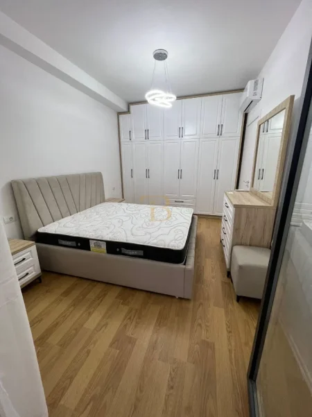 Tirane, jepet me qera apartament 1+1+Ballkon Kati 6, 68 m² 700 € (Zogu i Zi)
