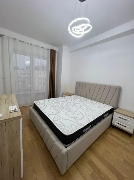 Tirane, jepet me qera apartament 1+1+Ballkon Kati 6, 68 m² 700 € (Zogu i Zi)