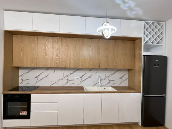 Tirane, jepet me qera apartament 1+1+Ballkon Kati 6, 68 m² 700 € (Zogu i Zi)