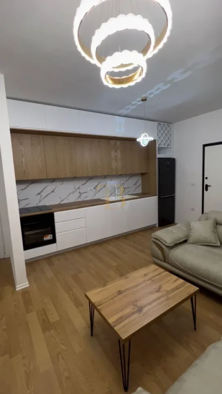 Tirane, jepet me qera apartament 1+1+Ballkon Kati 6, 68 m² 700 € (Zogu i Zi)